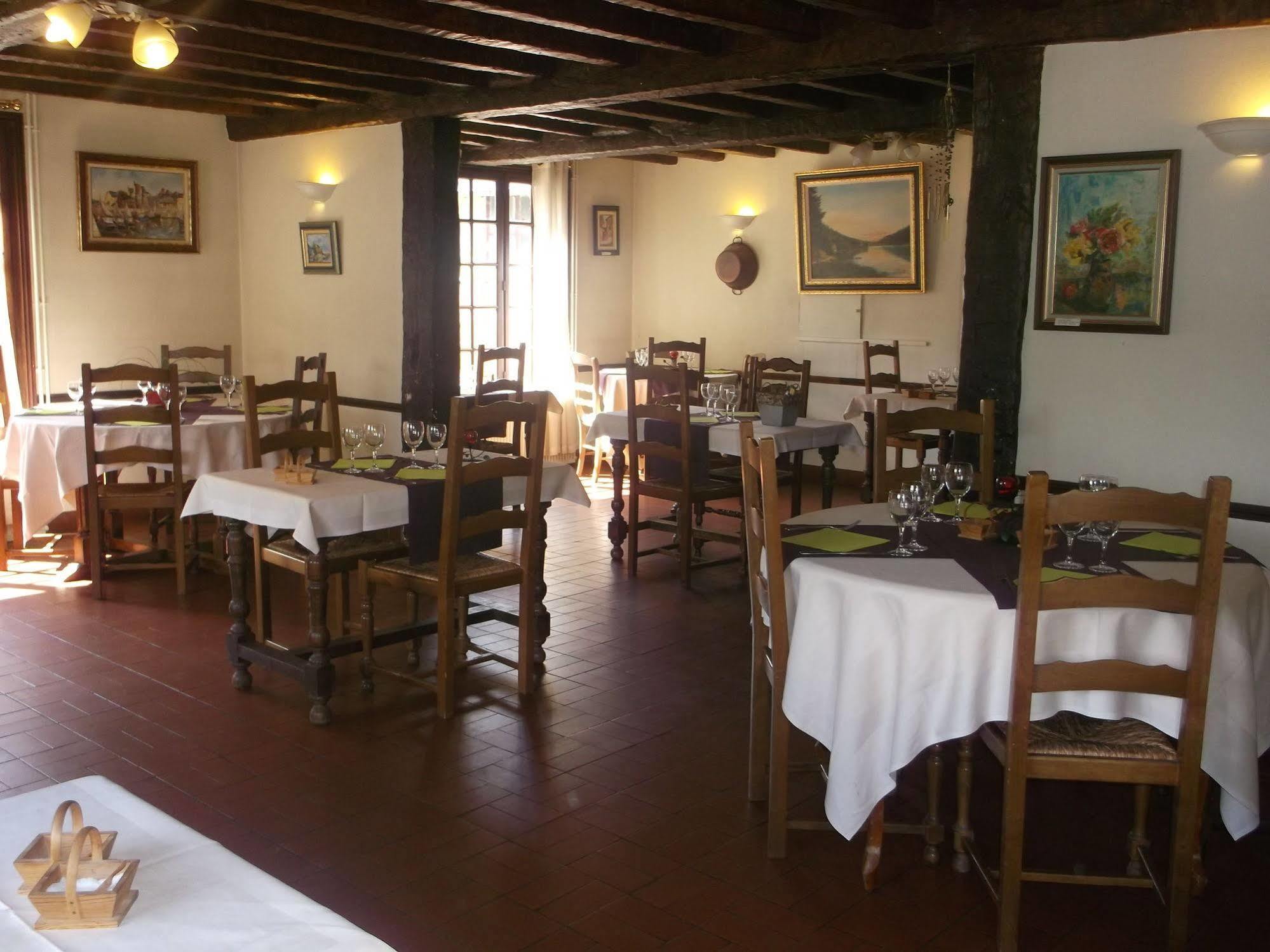Logis Hotel Restaurant Auberge Saint Martin Surville  Εξωτερικό φωτογραφία