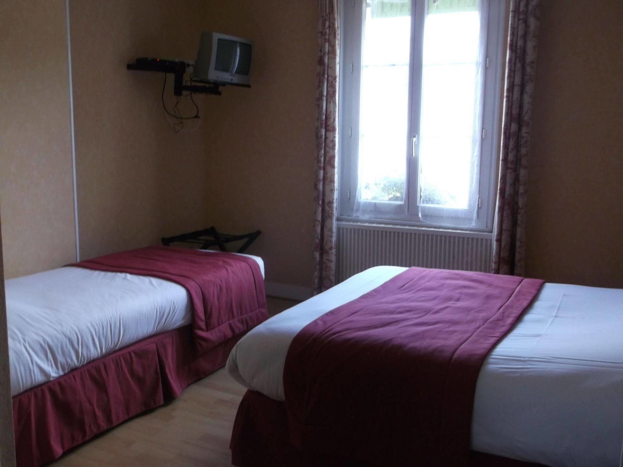 Logis Hotel Restaurant Auberge Saint Martin Surville  Εξωτερικό φωτογραφία
