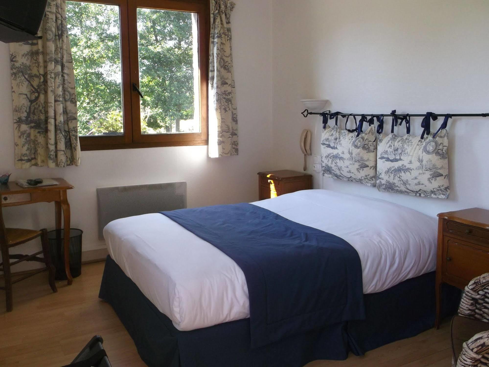 Logis Hotel Restaurant Auberge Saint Martin Surville  Εξωτερικό φωτογραφία